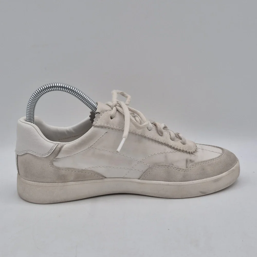 Steve Madden brand steve